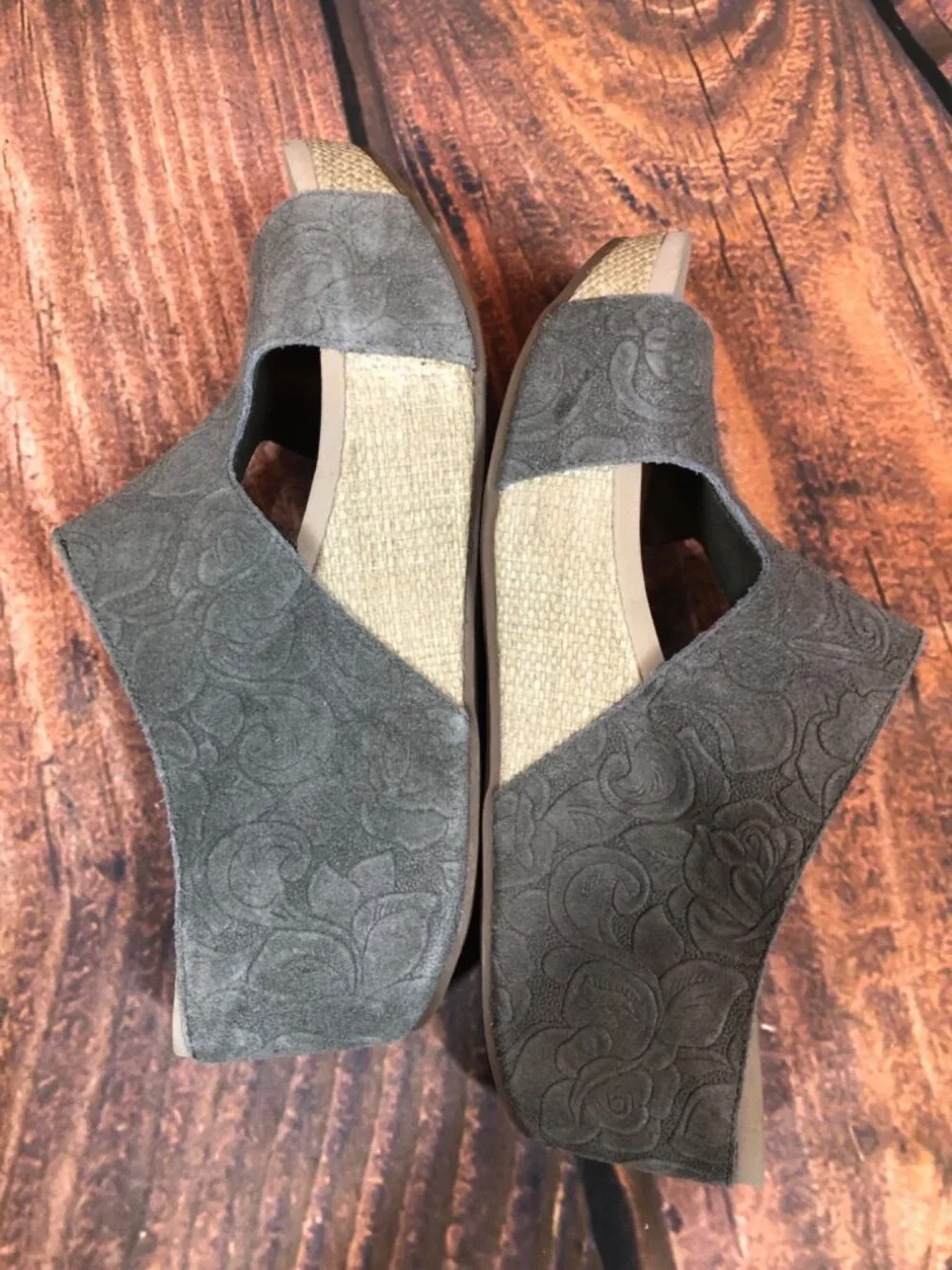 YellowBox Basia Sage Floral Embossed Wedge Sandals Womens 9.5 (s5p) - Picture 7 of 11